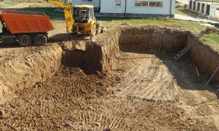 Рытье котлованов под фундамент в Лысьве – цена от 2549 руб. за м3 | 2Землекопа-Лсь